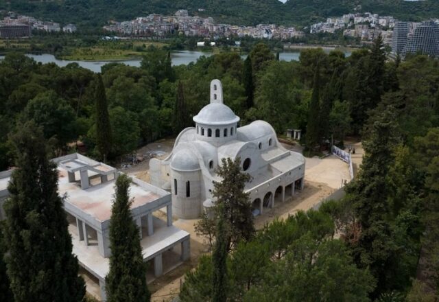 Η κληρονομιά του μακαριστού Αναστάσιου στα Τίρανα, Ορφέας Μπέτσης