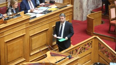 Το υπαρξιακό δίλημμα του ΠΑΣΟΚ – Με το κατεστημένο ή με την αλλαγή; Δημήτρης Τζιώτης