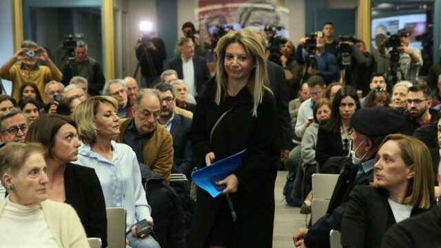 "Μα θα μας σώσει η Καρυστιανού;", Μαρία Νεγρεπόντη-Δελιβάνη