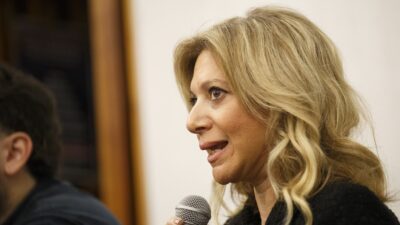 Η Καρυστιανού αντιμέτωπη με την πολιτική ανθρωποφαγία, Μαρία Καρυστιανού