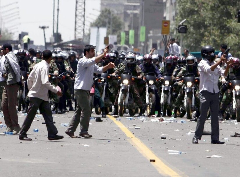 Φουντώνουν οι διαδηλώσεις στο Ιράν – Νεκροί και τραυματίες