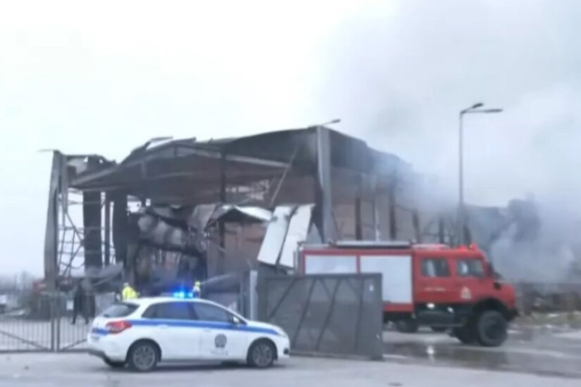 Μεγάλη φωτιά στο εργοστάσιο "Βιολάντα" στα Τρίκαλα - 5 αγνοούμενες, 6 τραυματίες