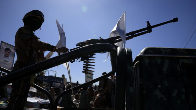 Δεκάδες νεκροί από σαουδαραβικούς βομβαρδισμούς στην Υεμένη