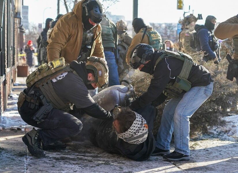 Πράκτορες της ICE σκότωσαν διαδηλωτή (video) – Τεταμένο κλίμα στην Μινεάπολη