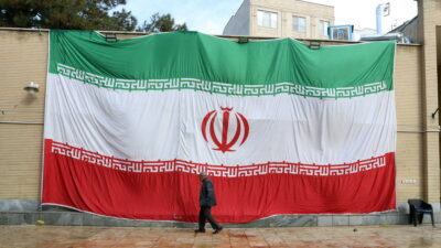 Ιράν: Η τραγωδία ενός ιστορικού έθνους, Κώστας Κόλμερ