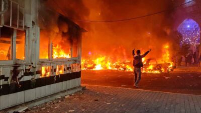 Νέα νύχτα τρόμου στο Ιράν – Φουντώνουν τα σενάρια για παρέμβαση των ΗΠΑ