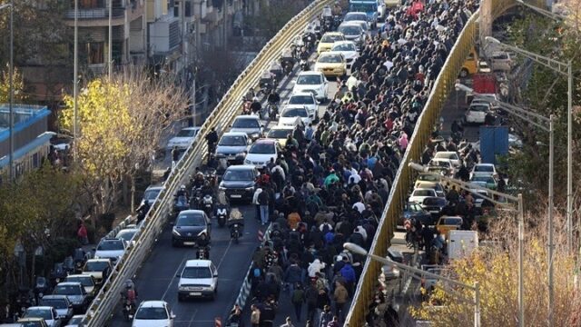 Οι νεκροί στο Ιράν έφθασαν τους 2.003, σύμφωνα με ακτιβιστές