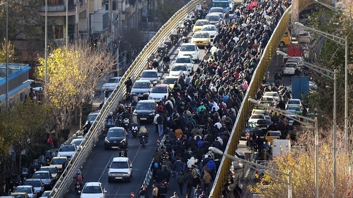 Οι νεκροί στο Ιράν έφθασαν τους 2.003, σύμφωνα με ακτιβιστές