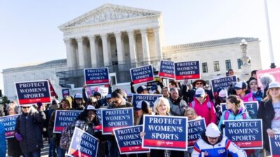 ΗΠΑ: Το Ανώτατο Δικαστήριο εξετάζει το δικαίωμα διεμφυλικών γυναικών να συμμετέχουν σε αθλητικές διοργανώσεις
