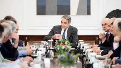 Στο Μαξίμου οι αγρότες – Μητσοτάκης: Τις εξελίξεις κρίνουν οι παρόντες και όχι οι απόντες