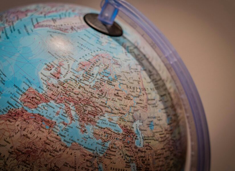 Οι τραμπουκισμοί της εποχής απειλούν και τη χώρα μας, Θεόδωρος Στάθης