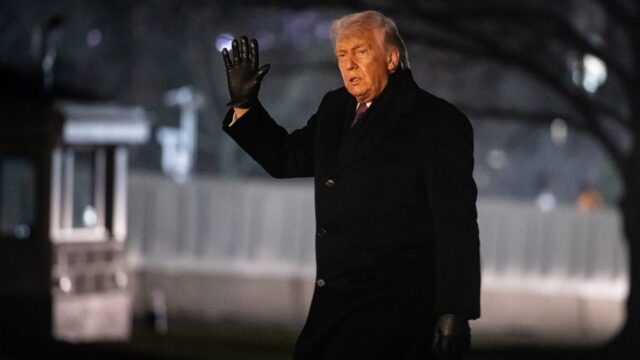 Ο Τραμπ δηλώνει βέβαιος ότι ο νέος πρόεδρος της FED θα μειώσει τα επιτόκια