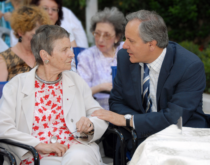 Ο Δήμος Καλλιθέας αποχαιρετά την Ελένη Γλύκατζη-Αρβελέρ