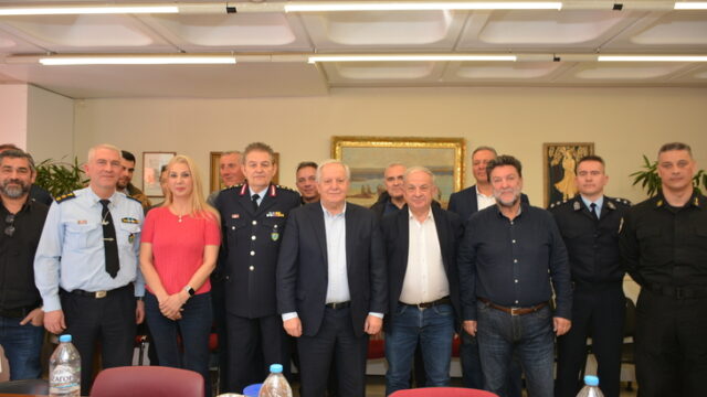 Συντονισμός Δήμου Καλλιθέας-Ελληνικής Αστυνομίας για την ενίσχυση της ασφάλειας στην πόλη