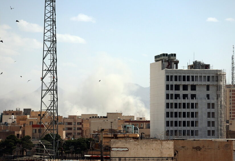 Αναφορές ότι καταστράφηκε ολοσχερώς το παλάτι του Χαμενεΐ - Ο Τραμπ κήρυξε πόλεμο στο Ιράν