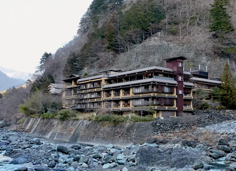 Μια νύχτα στο παλαιότερο ξενοδοχείο του πλανήτη