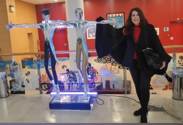 Χάρις Συμεωνίδου: Από την επιστημονική καταξίωση στο θεατρικό σανίδι, Μελαχροινή Μαρτίδου