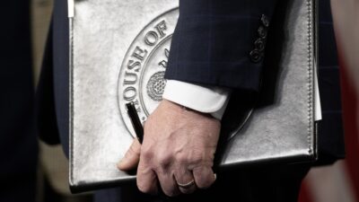 Τα δίκτυα του Επστάϊν στα Βαλκάνια – Ο άτακτος διπλωμάτης και η 21χρονη καλλονή, Ορφέας Μπέτσης