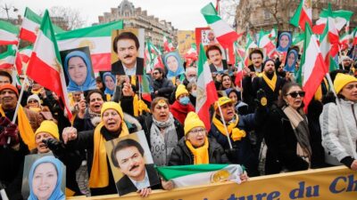 Ποιοι είναι οι Μουτζαχεντίν-ε-Χαλκ που είναι ενάντια στους μουλάδες και στον Παχλεβί, Ορφέας Μπέτσης