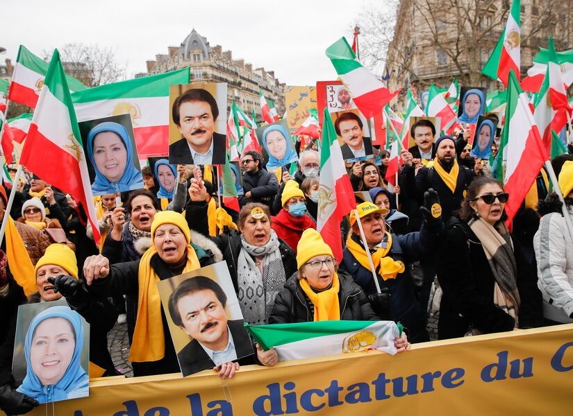 Ποιοι είναι οι Μουτζαχεντίν-ε-Χαλκ που είναι ενάντια στους μουλάδες και στον Παχλεβί, Ορφέας Μπέτσης