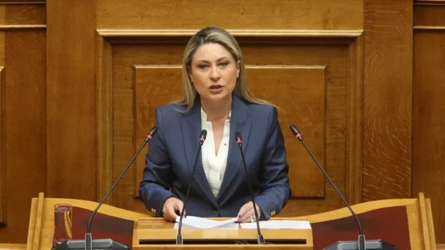 Δημόσια συγγνώμη της Χριστίνας Αλεξοπούλου για τη φράση "Ο τζάμπας πέθανε"