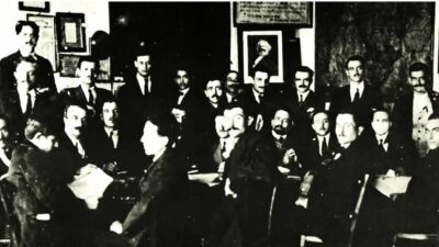 Αναζητώντας τις ρίζες του Δημοκρατικού Πατριωτισμού, Λουκάς Αξελός