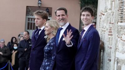 Ψωμί, ελιά και... κόμμα Ντε Γκρες!