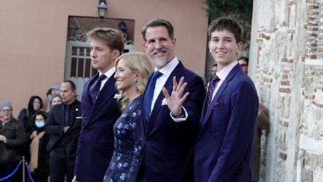 Ψωμί, ελιά και... κόμμα Ντε Γκρες!