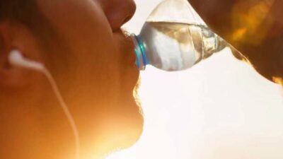 Όταν η δίψα μεταφράζεται σε πείνα: Τι συμβαίνει στο σώμα μας