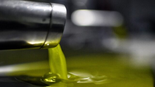 Ελαιόλαδο, ο "χρυσός" της μεσογειακής γης, Πάρης Παπαχρήστος