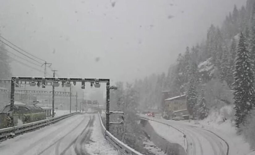 Εκτροχιάστηκε τρένο στην Ελβετία: Πληροφορίες για τραυματίες, σε εξέλιξη μεγάλη επιχείρηση διάσωσης