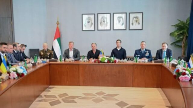 Ολοκληρώθηκε η πρώτη ημέρα συνομιλιών Ουκρανίας-Ρωσίας στο Άμπου Ντάμπι