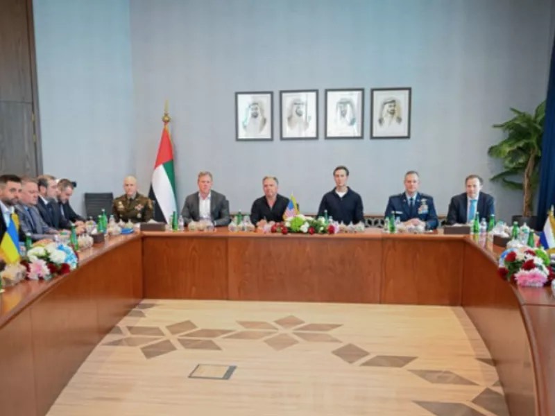 Ολοκληρώθηκε η πρώτη ημέρα συνομιλιών Ουκρανίας-Ρωσίας στο Άμπου Ντάμπι