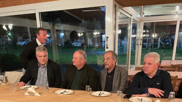 Δείπνο Καραμανλή-Σαμαρά και κομματικών στελεχών στην Καλαμάτα