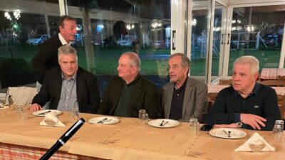 Με γουρουνοπούλα και καραμανλικά βελάκια στον Κυριάκο γιόρτασαν την Υπαπαντή!