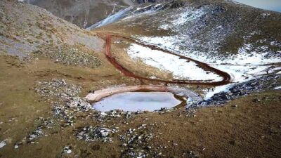 Παγωμένο Όνειρο στο Βελούχι – Η Μαγεία της Δρακόλιμνης