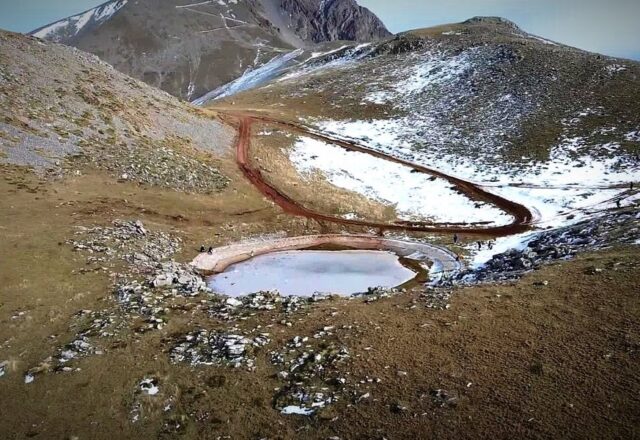 Παγωμένο Όνειρο στο Βελούχι – Η Μαγεία της Δρακόλιμνης