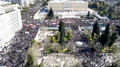 Τέμπη: Mαζικές συγκεντρώσεις και κινητοποιήσεις σε όλη τη χώρα