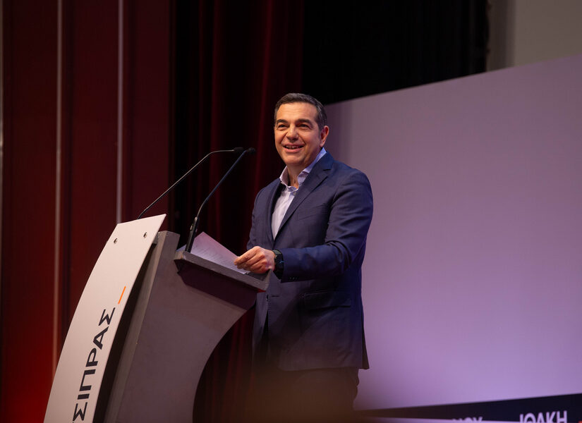 Το κολύμπι του Τσίπρα σε σοσιαλδημοκρατικά νερά!