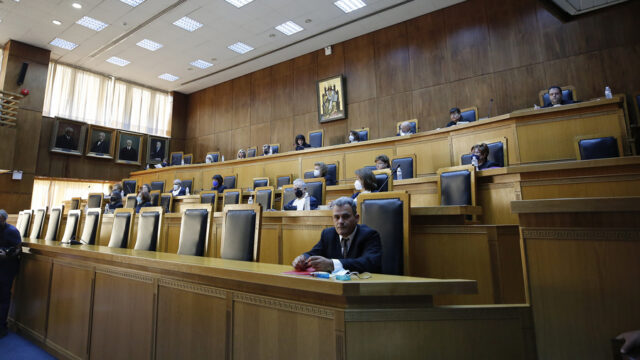 Ένα βότσαλο στη λίμνη η παραίτηση του εφέτη Ευαγγελάτου!, Λέανδρος Ρακιντζής