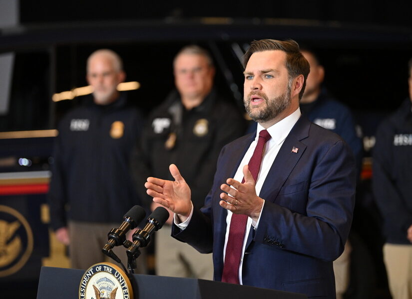 Η διπλωματική ακροβασία του Βανς στη Μέση Ανατολή