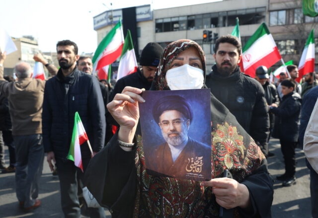 Που παραπέμπει το όνομα του υιού Χαμενεΐ, Δημήτρης Σταθακόπουλος