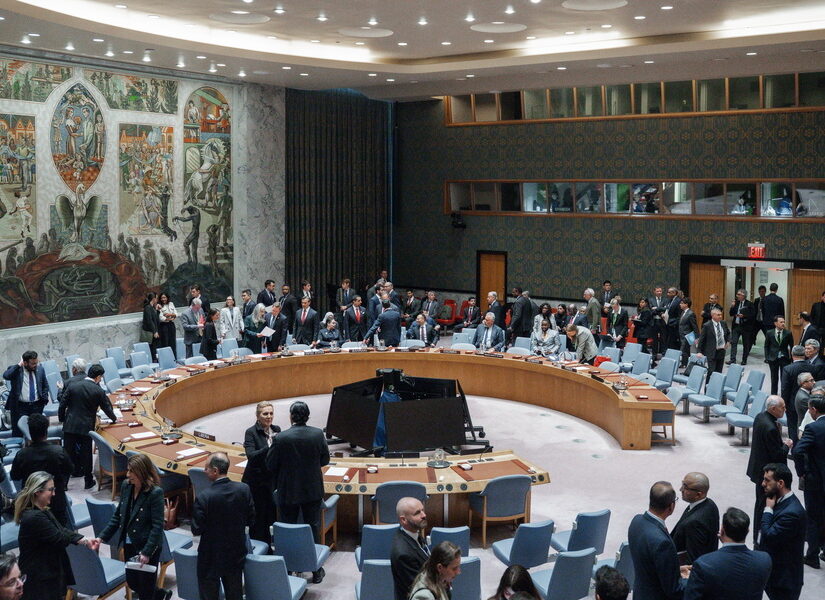 Υπό βομβαρδισμό και η διεθνής νομιμότητα – Ποιος ακυρώνει τον ΟΗΕ, Απόστολος Αποστόλου