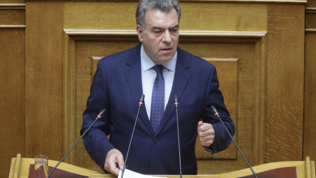 Μάνος Κόνσολας: Το πλαφόν σε καύσιμα και τρόφιμα είναι μόνο η αρχή