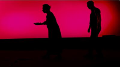 "Το αμάρτημα της μητρός μου": Μία παράσταση χωρίς αχρείαστους εκσυγχρονισμούς, Πόπη Αρωνιάδα