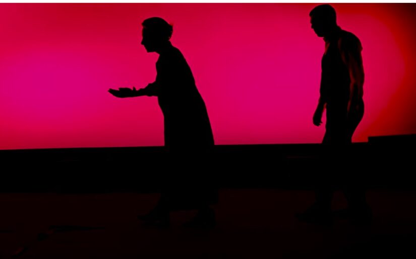 "Το αμάρτημα της μητρός μου": Μία παράσταση χωρίς αχρείαστους εκσυγχρονισμούς, Πόπη Αρωνιάδα