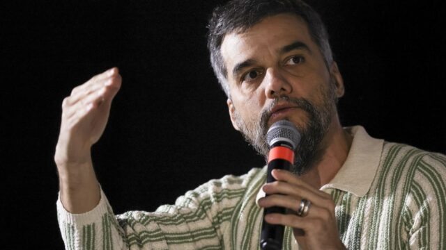 Ο μυστικός πράκτορας: Ένα θρίλερ αγωνίας με πολιτικές αναφορές, Χρήστος Ξένος