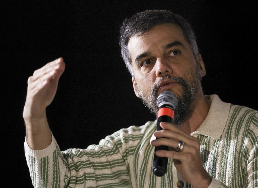 Ο μυστικός πράκτορας: Ένα θρίλερ αγωνίας με πολιτικές αναφορές, Χρήστος Ξένος