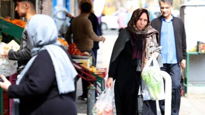 Tί λένε για τον πόλεμο Ιρανοί πρόσφυγες στην Τουρκία