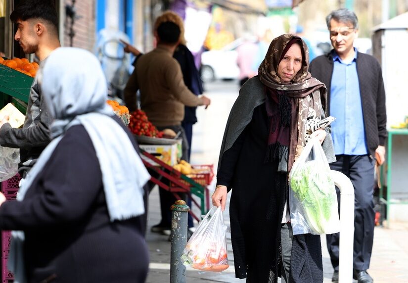 Tί λένε για τον πόλεμο Ιρανοί πρόσφυγες στην Τουρκία